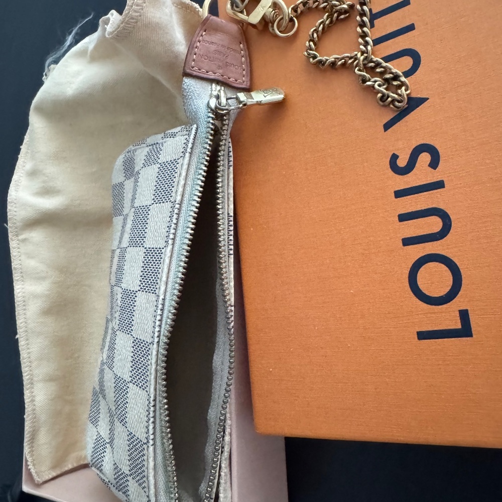 Louis Vuitton Mini Bag in White and Brown Checkered Pattern - Picture 7 of 7